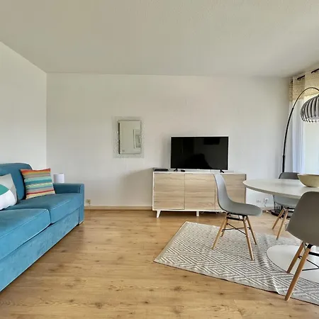 Bright Just Outside Cannes 公寓 *